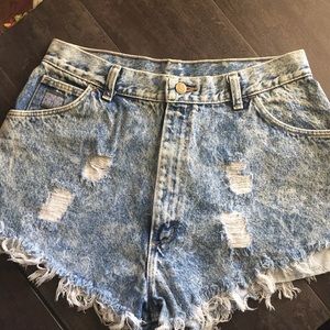 Vintage acid wash hi rise wrangler shorts 29
